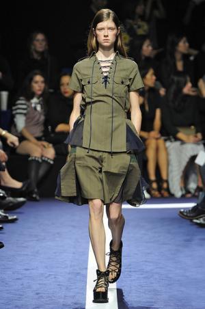 あらゆる要素をマッシュアップするサカイ【15SSウィメンズ】