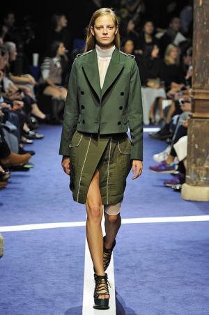 あらゆる要素をマッシュアップするサカイ【15SSウィメンズ】