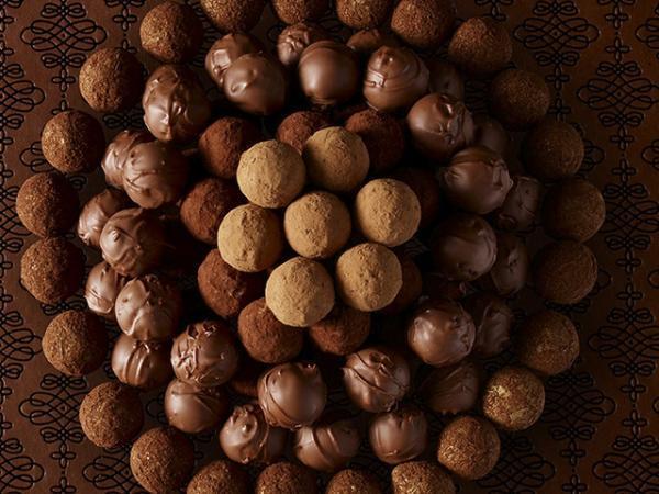 ピエール・エルメのバレンタインに限定ショコラが勢ぞろい、新作ショコラケーキも登場