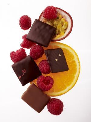 ピエール・エルメのバレンタインに限定ショコラが勢ぞろい、新作ショコラケーキも登場