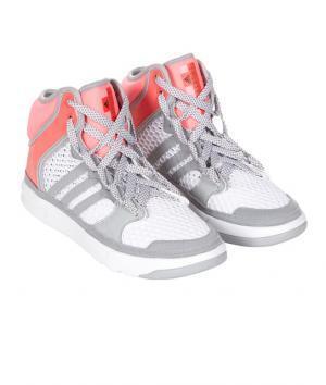 ステラ・マッカートニーが手掛ける新しいアディダス「ステラスポーツ」がデビュー