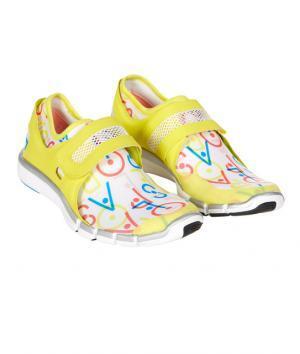 ステラ・マッカートニーが手掛ける新しいアディダス「ステラスポーツ」がデビュー