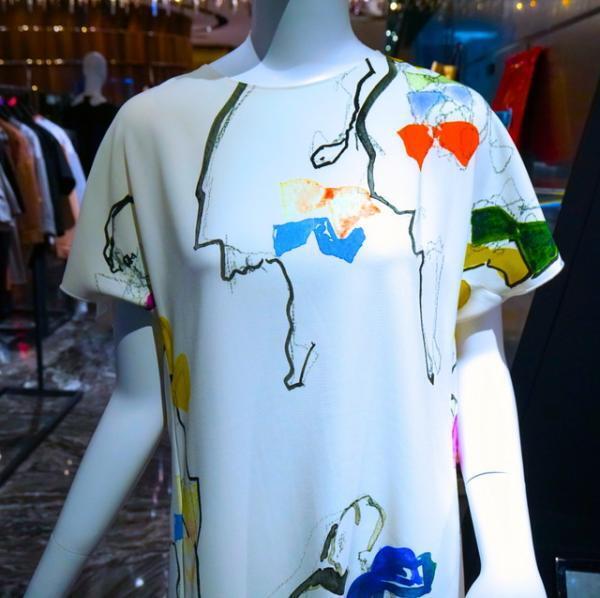 N°21が新宿伊勢丹でプレコレクションをフルラインアップ。ノベルティに限定キーホルダー