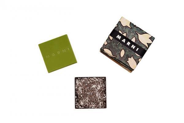 花彩るマルニのバレンタイン、クーベルチュール100％の滑らかな口溶け