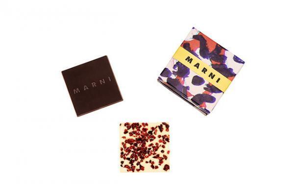 花彩るマルニのバレンタイン、クーベルチュール100％の滑らかな口溶け