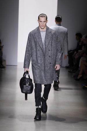 カルバン・クラインはパワフルにクラッシーに。メンズウエアの再構築【2015-16秋冬メンズ】