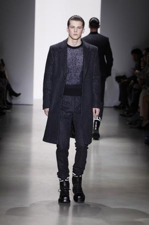 カルバン・クラインはパワフルにクラッシーに。メンズウエアの再構築【2015-16秋冬メンズ】