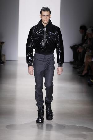 カルバン・クラインはパワフルにクラッシーに。メンズウエアの再構築【2015-16秋冬メンズ】