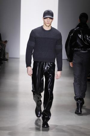 カルバン・クラインはパワフルにクラッシーに。メンズウエアの再構築【2015-16秋冬メンズ】