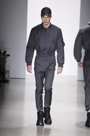 カルバン・クラインはパワフルにクラッシーに。メンズウエアの再構築【2015-16秋冬メンズ】