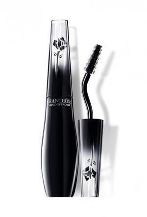 ランコムから新マスカラ登場。曲がったブラシで目元にボリュームを