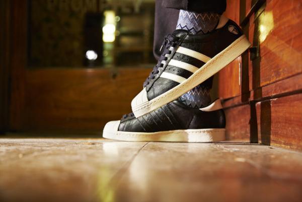 アディダススーパースターで新コラボ、コンソーシアム10周年記念モデル
