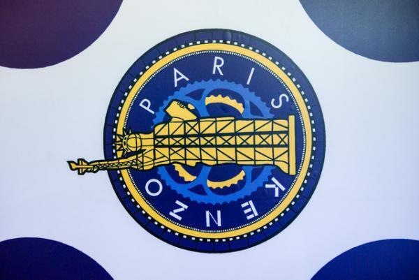 ケンゾー、新宿伊勢丹で新作“KALIFORNIA Mini”バッグ先行販売