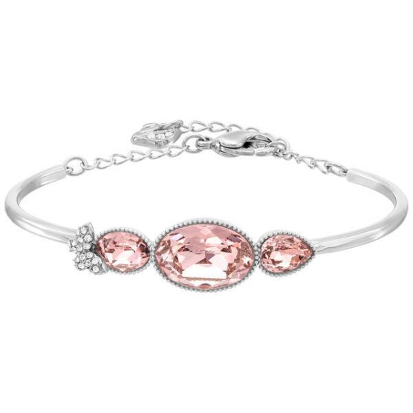 スワロフスキーが削り出したガラスの靴、映画『シンデレラ』に登場