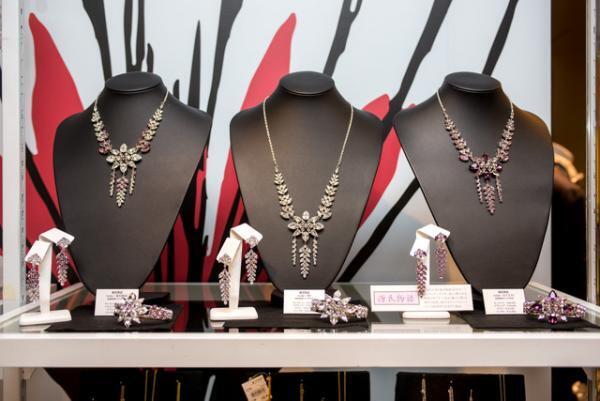 新宿伊勢丹、“豪華客船クルーズファッション”提案。船上パーティーはタダシショージと日本の匠