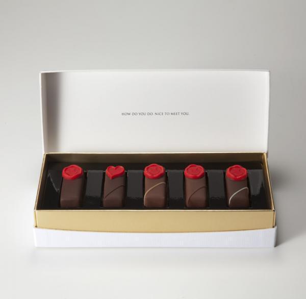 ハート形の封蝋で伝えるエンゲージ、ジョンカナヤのバレンタインショコラ