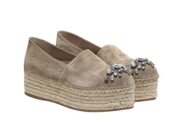 ミュウミュウの伊勢丹新宿店限定ショップ。厚底エスパドリーユを日本先行販売