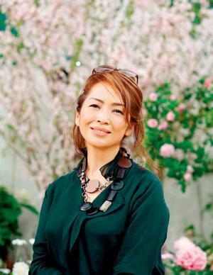 名和晃平、鈴木親らによる扇で復興支援。三越伊勢丹チャリティープロジェクト