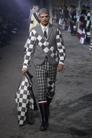 トム・ブラウンのモンクレールガム・ブルーはオリジナルダウンをパラダイムシフト【2015-16秋冬メンズ】