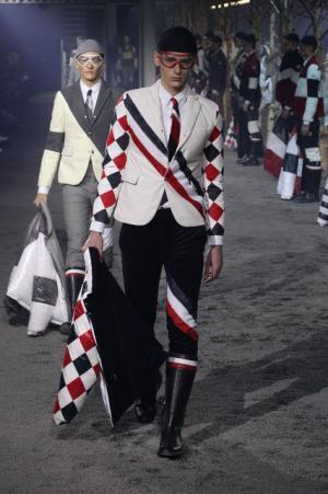 トム・ブラウンのモンクレールガム・ブルーはオリジナルダウンをパラダイムシフト【2015-16秋冬メンズ】