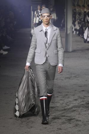 トム・ブラウンのモンクレールガム・ブルーはオリジナルダウンをパラダイムシフト【2015-16秋冬メンズ】