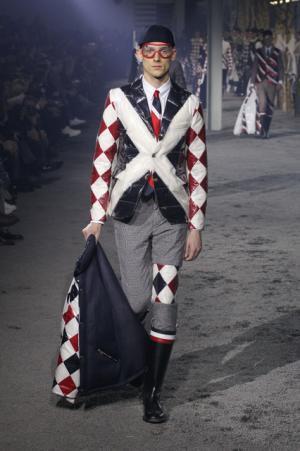 トム・ブラウンのモンクレールガム・ブルーはオリジナルダウンをパラダイムシフト【2015-16秋冬メンズ】