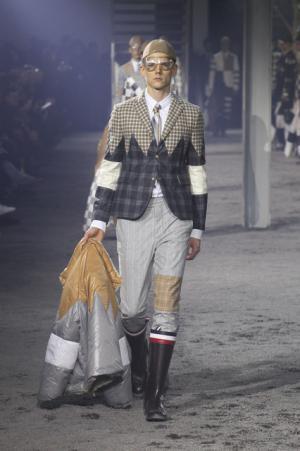 トム・ブラウンのモンクレールガム・ブルーはオリジナルダウンをパラダイムシフト【2015-16秋冬メンズ】