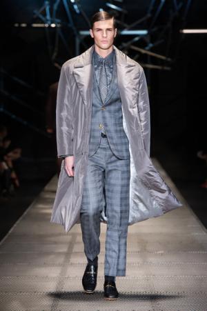 メデューサを封印したヴェルサーチ【15-16AWメンズ】