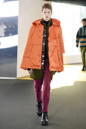 ケンゾーはエスニックフューチャーで宇宙に思いを馳せる【2015-16秋冬メンズ】