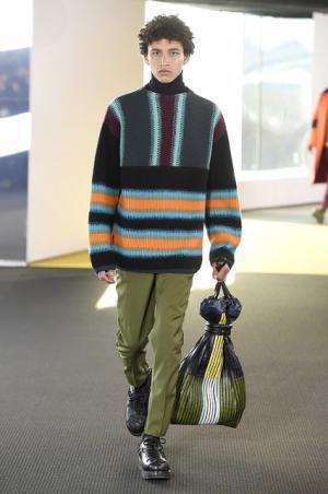 ケンゾーはエスニックフューチャーで宇宙に思いを馳せる【2015-16秋冬メンズ】