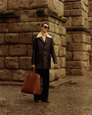 ロエベが描くフェミニンタッチのモダニティー【2015-16秋冬メンズ】