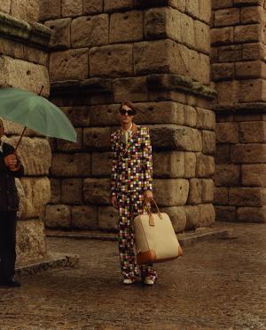 ロエベが描くフェミニンタッチのモダニティー【2015-16秋冬メンズ】