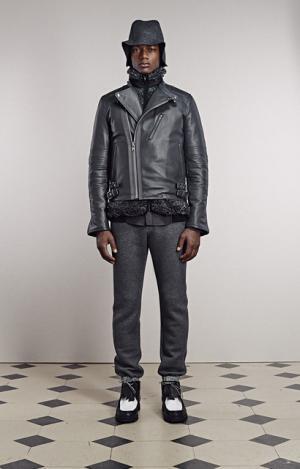 クラシックを絶妙なバランスで遊ぶサカイ【15-16AWメンズ】