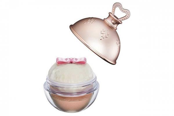 新チーク登場。レ・メルヴェイユーズラデュレから幸福感あふれる春コレクション