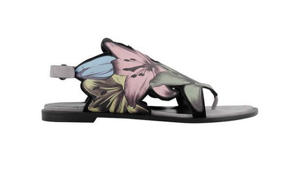 ピエールアルディの伊勢丹ポップアップ、ユリモチーフに限定ブルーパンプス