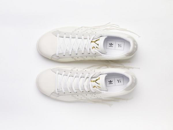 ワイズ×アディダス「スーパースター」、スリーストライプを大胆なモードにアレンジ