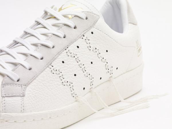 ワイズ×アディダス「スーパースター」、スリーストライプを大胆なモードにアレンジ