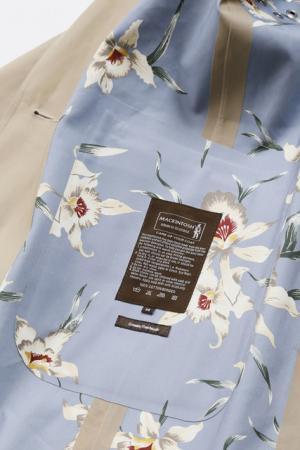 アロハ柄が新鮮なマッキントッシュゴム引きコート、ビューティフルピープルから登場