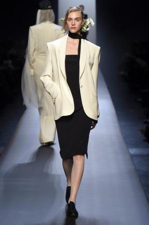 ゴルチエの“Oui”と言わせる61体のマリエ【15SSオートクチュール】