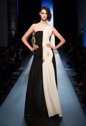 ゴルチエの“Oui”と言わせる61体のマリエ【15SSオートクチュール】