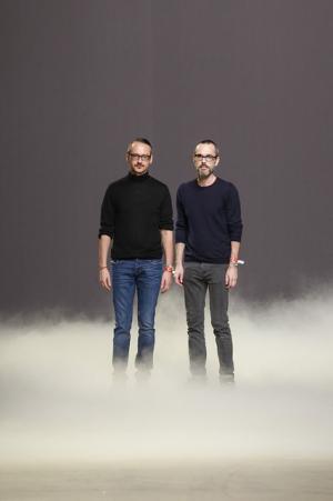 ゴッホのキャンバスを大胆に踏襲するヴィクター＆ロルフ【15SSオートクチュール】