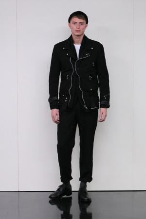 コムデギャルソン・オムの定番から広がるメンズスタイル【15-16AWメンズ】