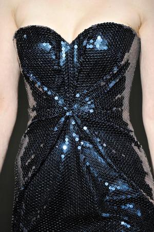 毒々しい花を咲かせたアレクシ・マビーユ【15SSオートクチュール】