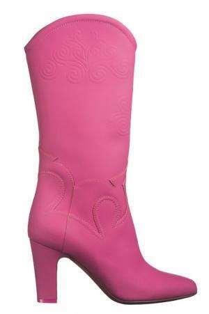 ショーの翌日から15AWを日本最速で発売。モスキーノ阪急うめだ店がリニューアル