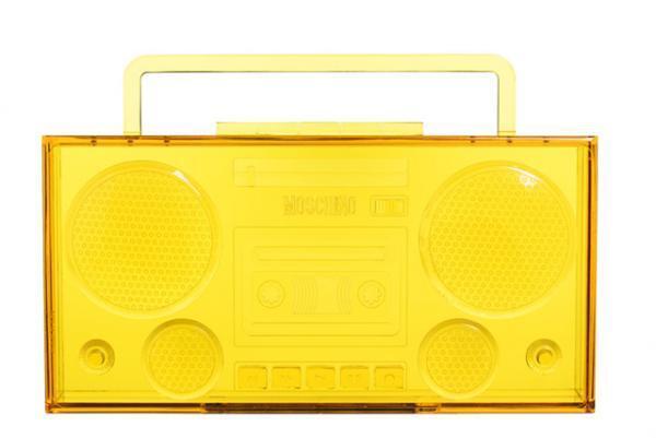 ショーの翌日から15AWを日本最速で発売。モスキーノ阪急うめだ店がリニューアル