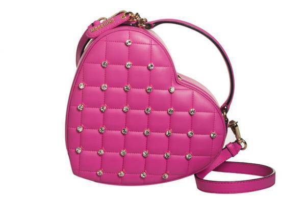 ショーの翌日から15AWを日本最速で発売。モスキーノ阪急うめだ店がリニューアル