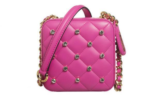 ショーの翌日から15AWを日本最速で発売。モスキーノ阪急うめだ店がリニューアル