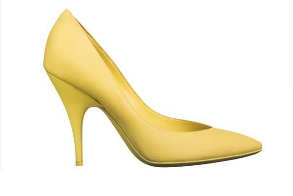 ショーの翌日から15AWを日本最速で発売。モスキーノ阪急うめだ店がリニューアル