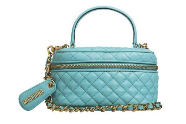 ショーの翌日から15AWを日本最速で発売。モスキーノ阪急うめだ店がリニューアル