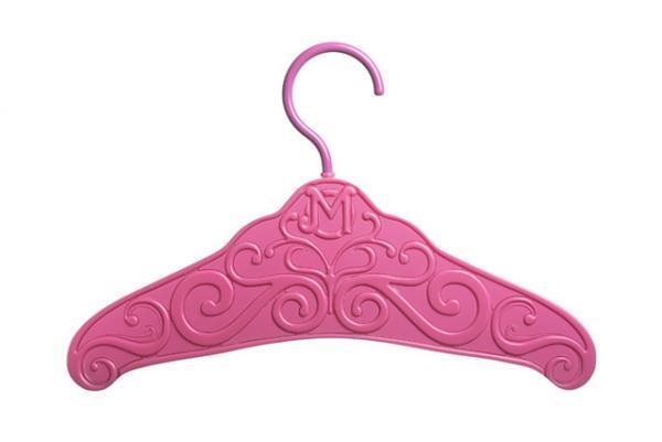 ショーの翌日から15AWを日本最速で発売。モスキーノ阪急うめだ店がリニューアル